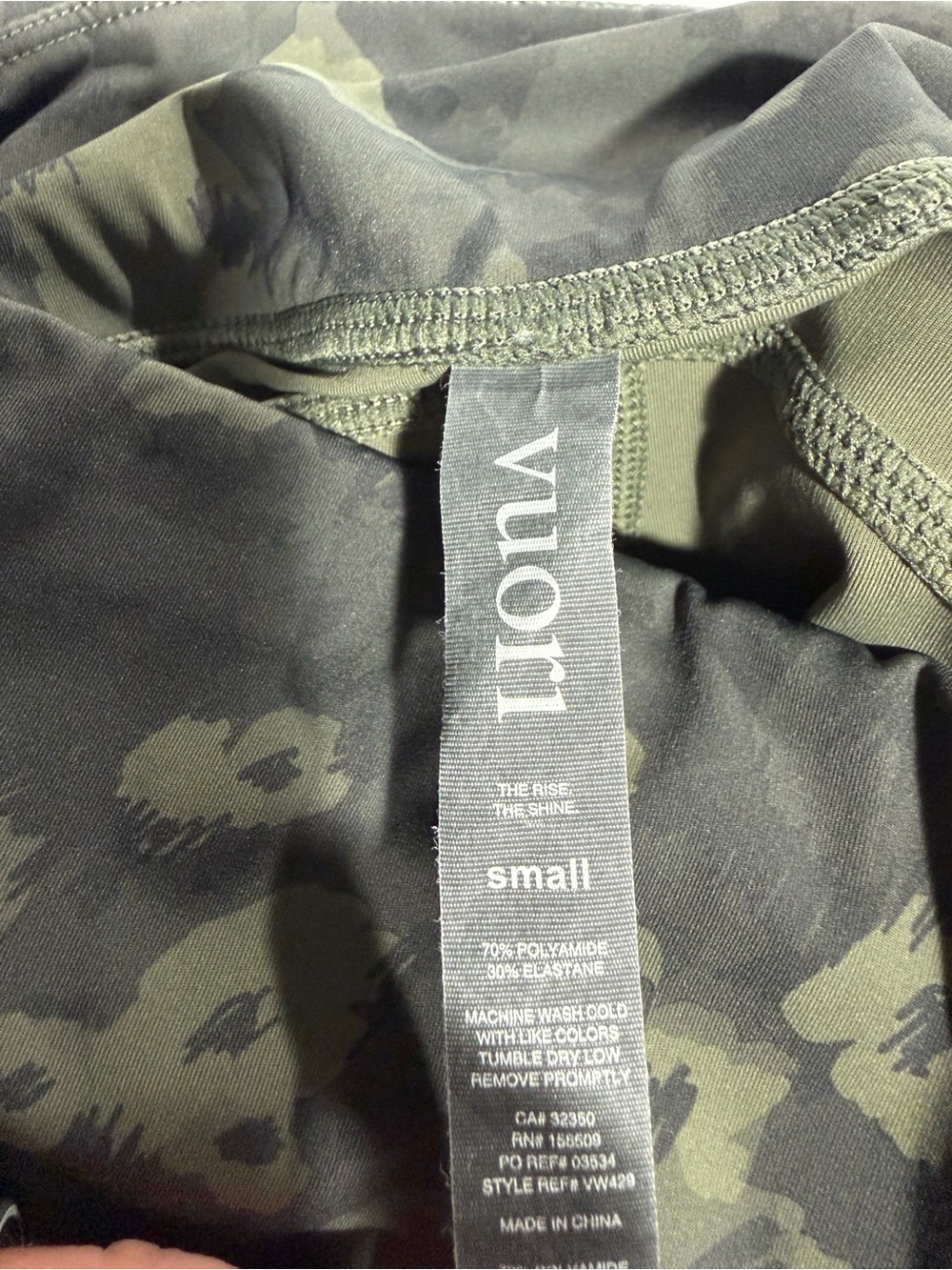 Vuori Stride Leggings Small Green Camo High Rise 7/8 Running Yoga Side Pocket - Picture 14 of 14